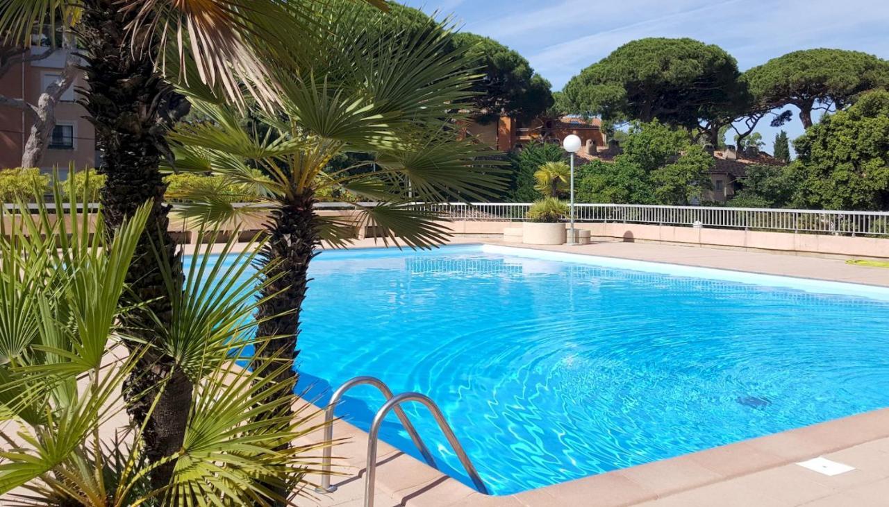 Studio Proche Port Et Plages, Piscine Hyeres Bagian luar foto