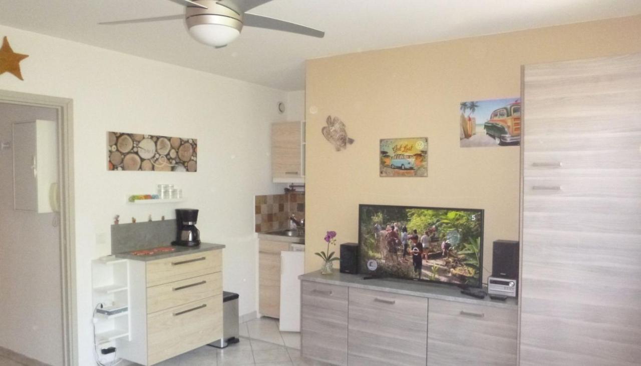 Studio Proche Port Et Plages, Piscine Hyeres Bagian luar foto