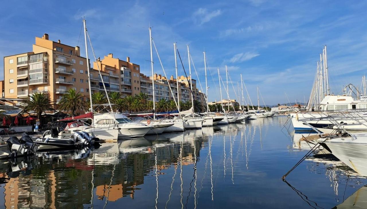 Studio Proche Port Et Plages, Piscine Hyeres Bagian luar foto